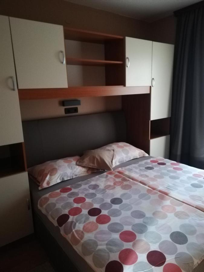 Apartmani Danijela Tomicic Lopar Esterno foto