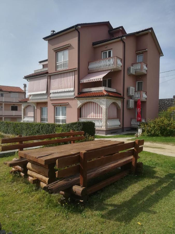 Apartmani Danijela Tomicic Lopar Esterno foto