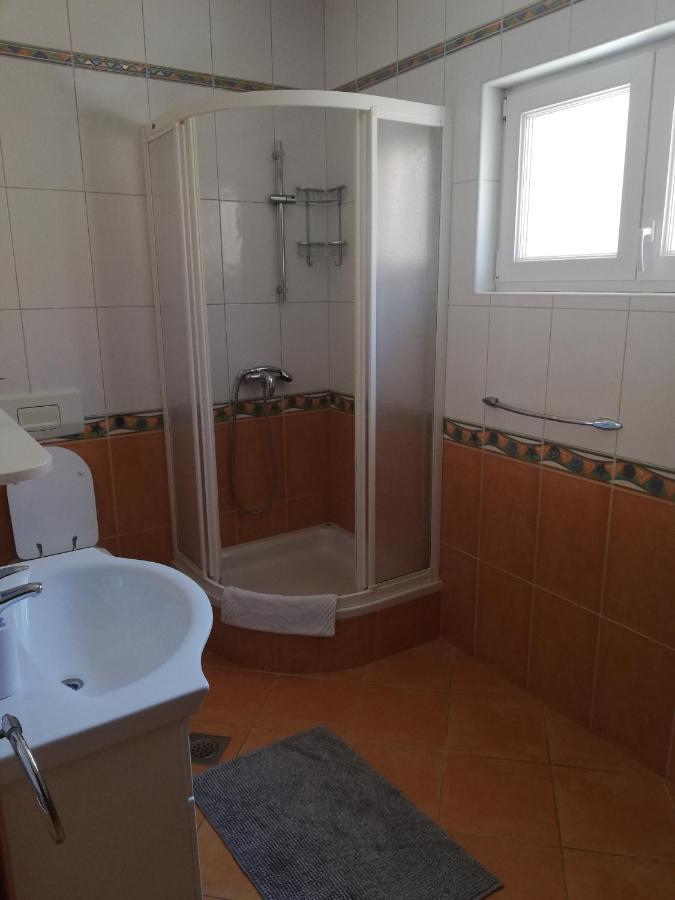 Apartmani Danijela Tomicic Lopar Esterno foto